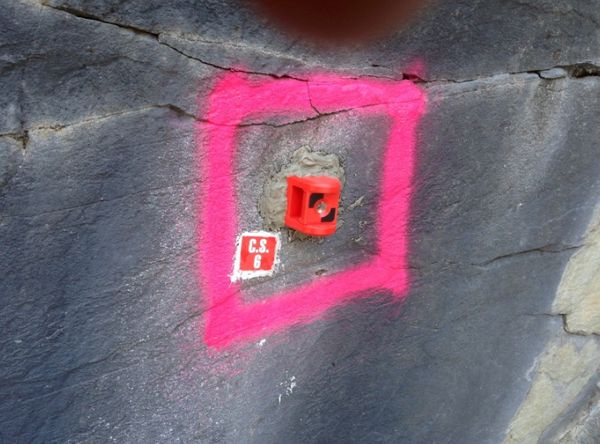 Miniprisma, Ø 17,5mm, 180° drehbar, rot, KA 30mm Miniprisma, Ø 17,5mm, 180° drehbar, rot, KA 30mm