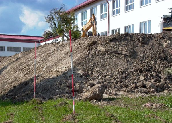 Stahlfluchtstab/PVC, runde Rohrspitze, 2m, r/w