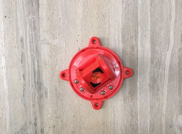 Miniprisma, Ø 25,4mm, 360°drehbar, rot, KA 45mm Miniprisma, Ø 25,4mm, 360°drehbar, rot, KA 45mm