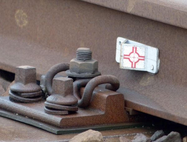 Winkel-Plakette, grau, 2 Reflexzielmarken, 30x30mm