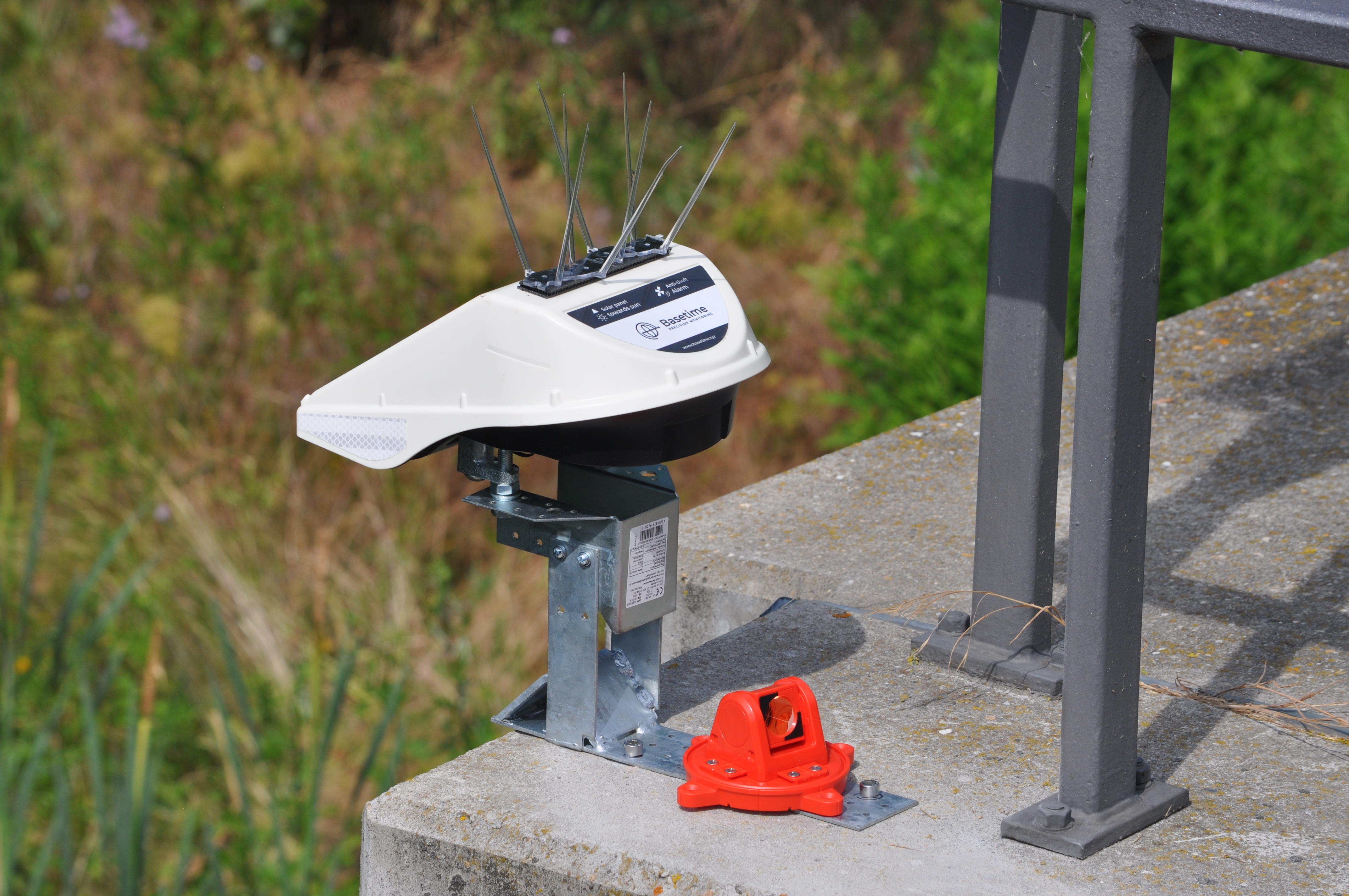 Locator One - GNSS gestütztes Monitoringsystem - 1 Jahr Platin Paket