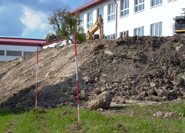 Reisefluchtstab-Holz/PVC, Dreikantrohrspitze, 2m, r/w, w/r
