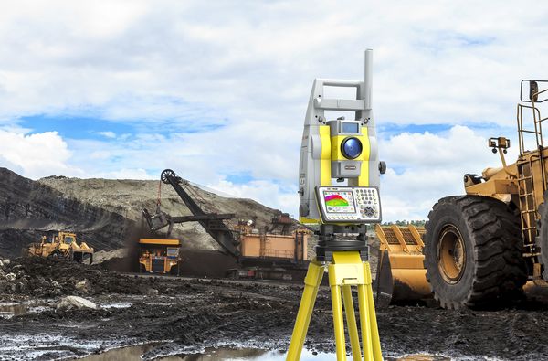 RESERVIERT!!! GeoMax Zoom90 R, 1", A5  Robotik Totalstation Set