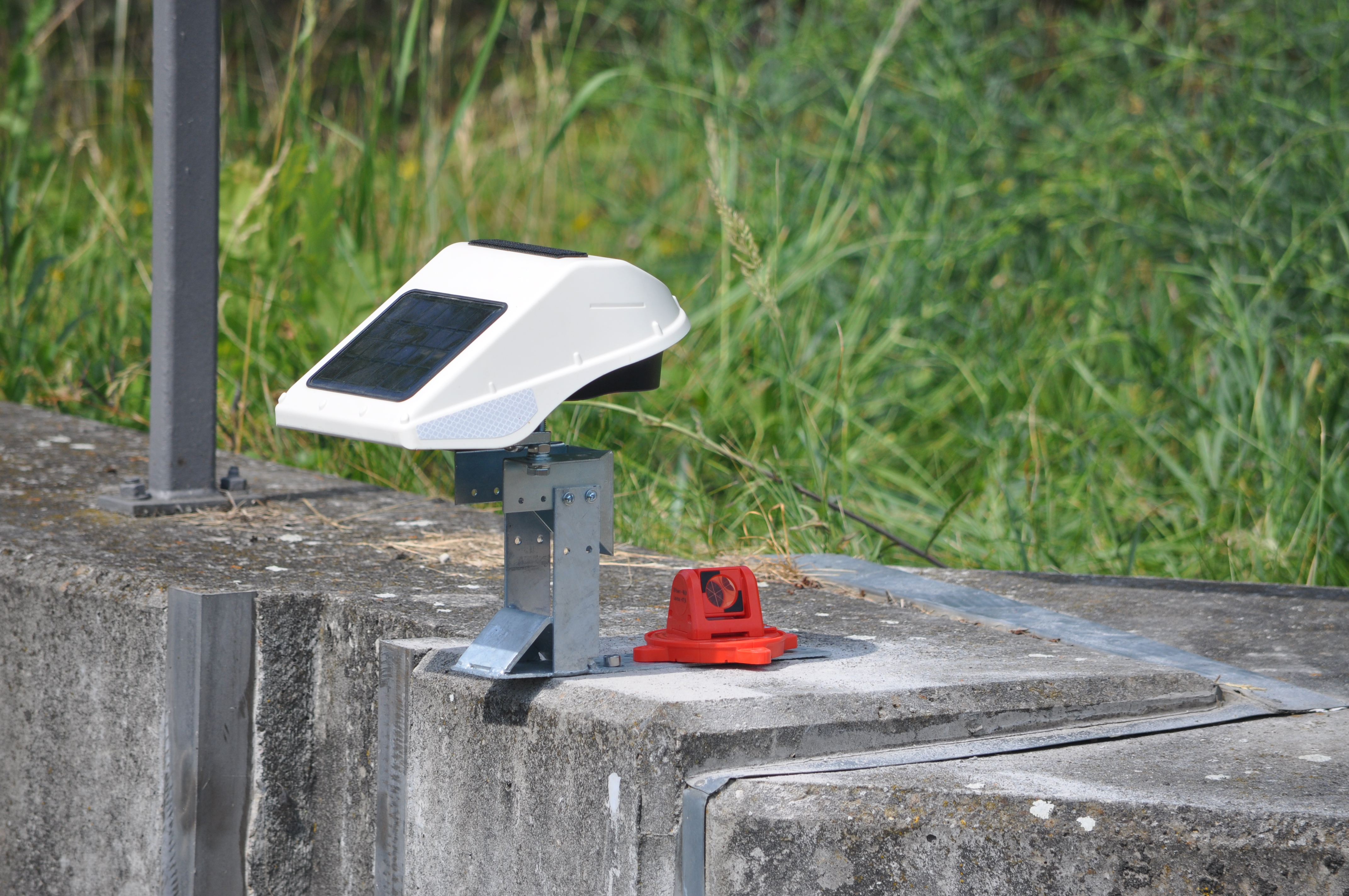 Locator One - GNSS gestütztes Monitoringsystem - 1 Jahr Platin Paket